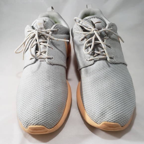 Women's Nike Roshe Run - Sz 8.5 - Picture 3 of 7